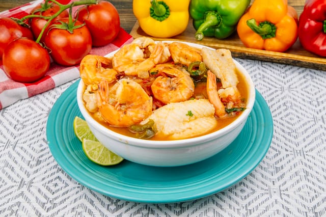 Caldo de Camaron con Pescado.