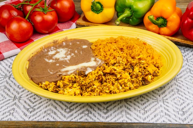 Huevos con Chorizo.