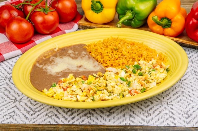 Huevos a la Mexicana.
